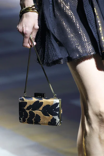 Look 60